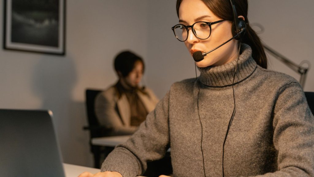 Overcoming Geographical Barriers with Call Centers